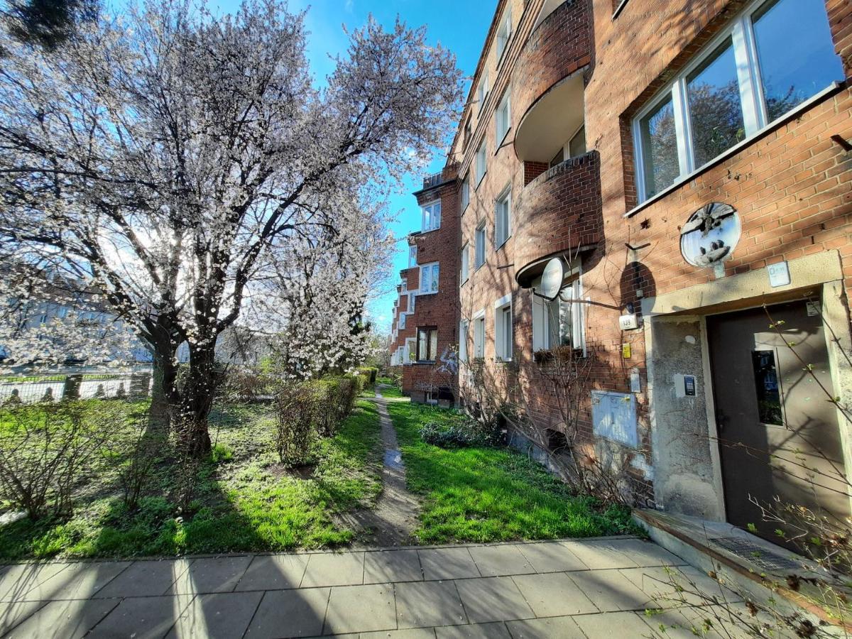 Kawalerka Hallera Wrocław Exteriör bild