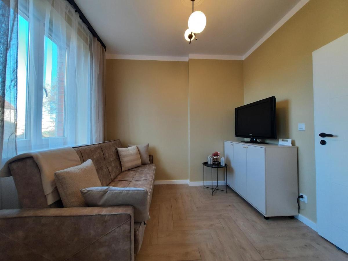 Kawalerka Hallera Wrocław Exteriör bild